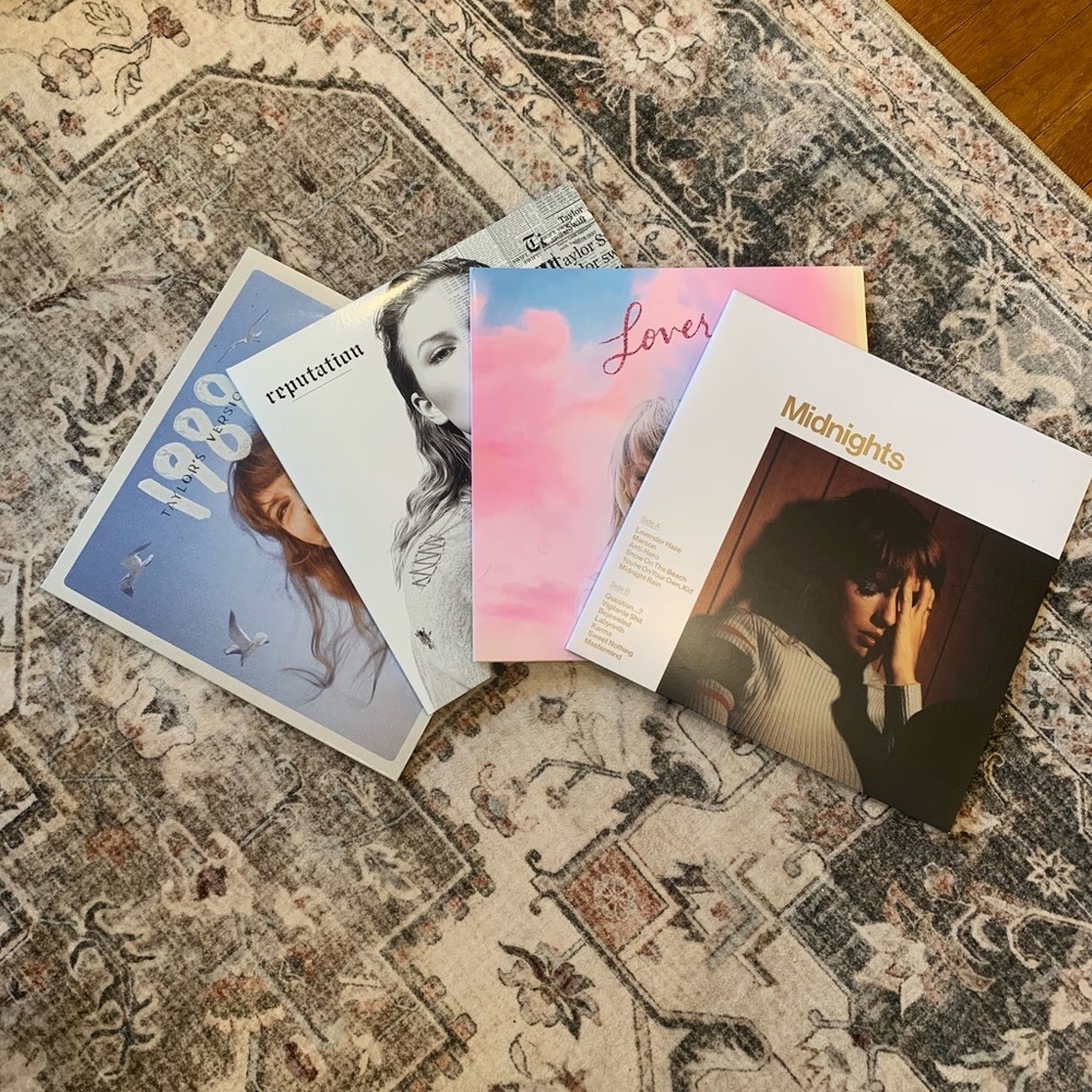 Taylor Swift Vinyls: 1989, Reputation, Lover and Midnights. THE BOPS COLLECTION!